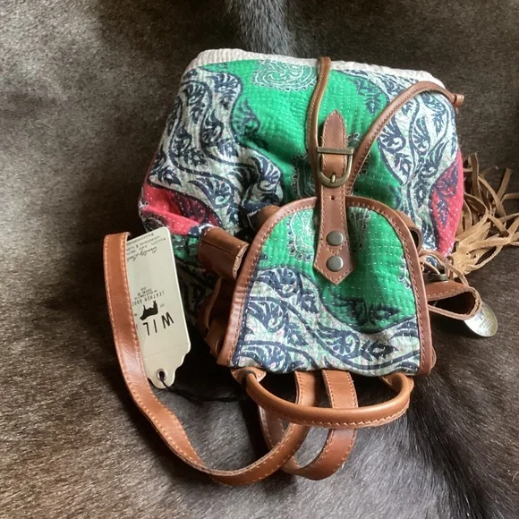 WILL Leather Goods Multi Colored Leather Cross Slouch Gather Drawstring Backpack - Picture 4 of 12